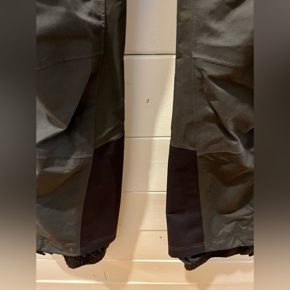 🖤 Mountain Hardwear Conduit Ski Pants – Size 12🖤 - Picture 7 of 10